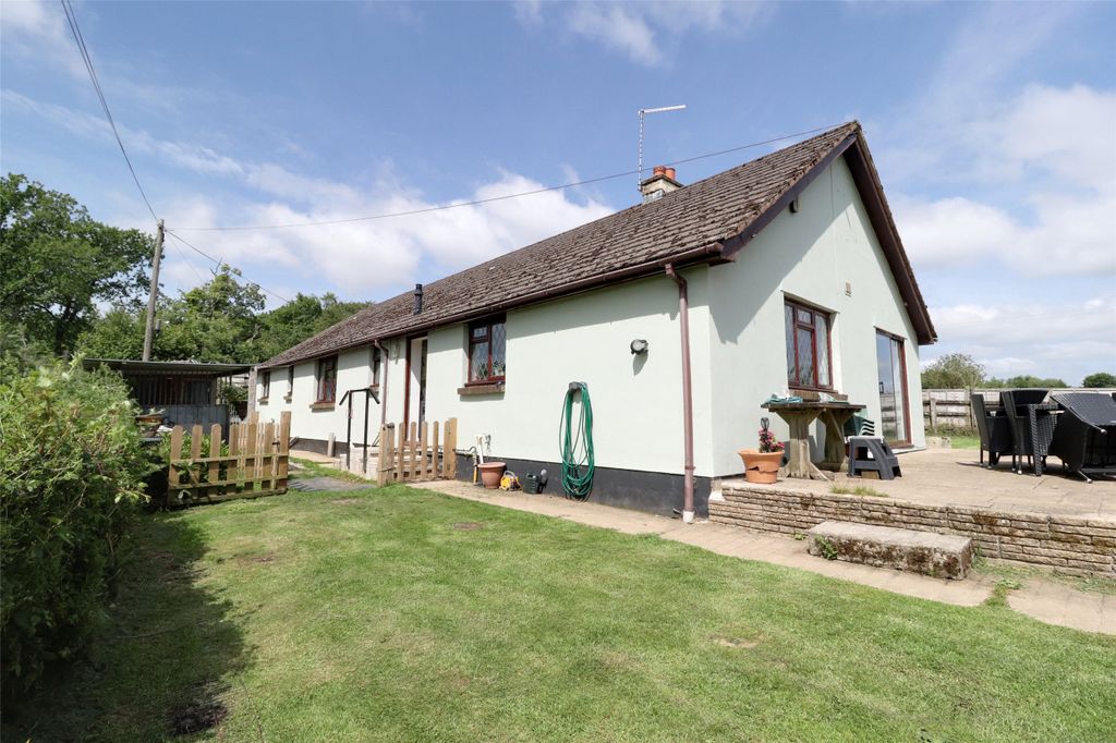 Property photo 1 of 35 Picture No. 23