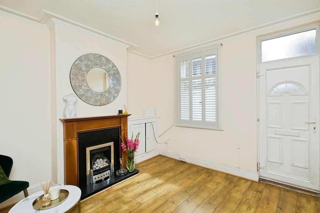 Property photo 3 of 17