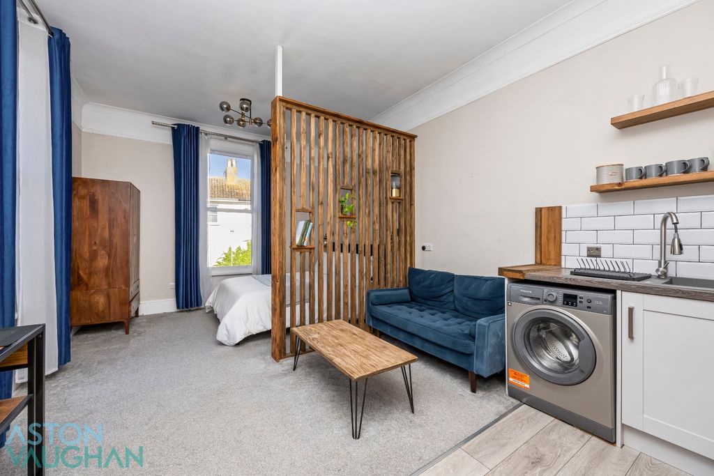 Property photo 1 of 10 4688630