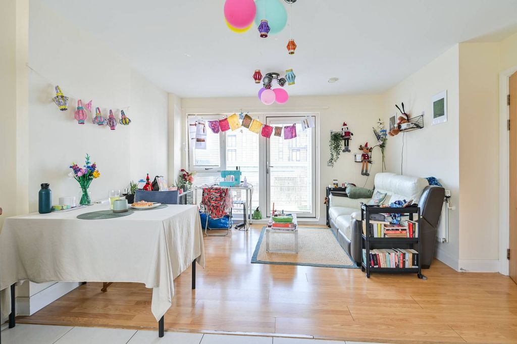 Property photo 2 of 9