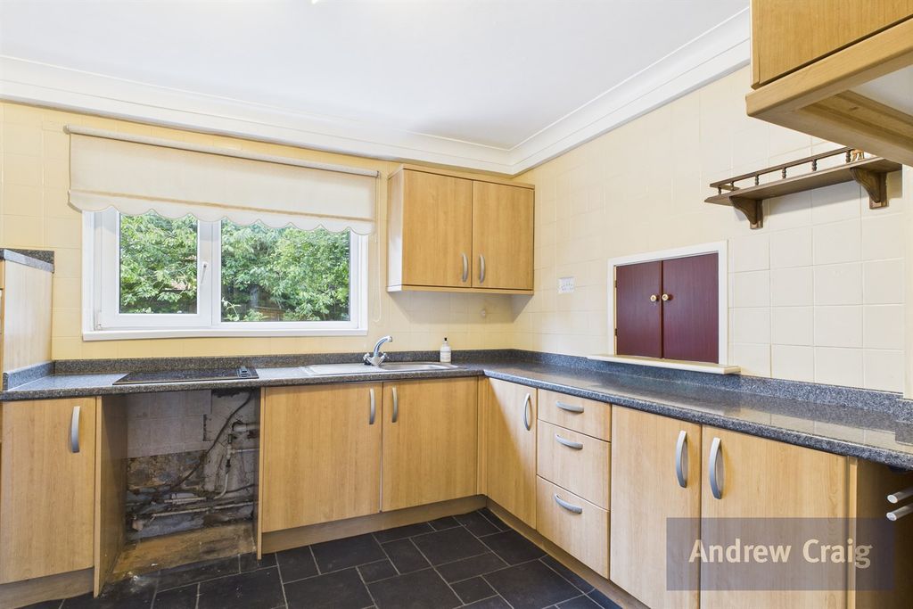 Property photo 3 of 16 Kitchen