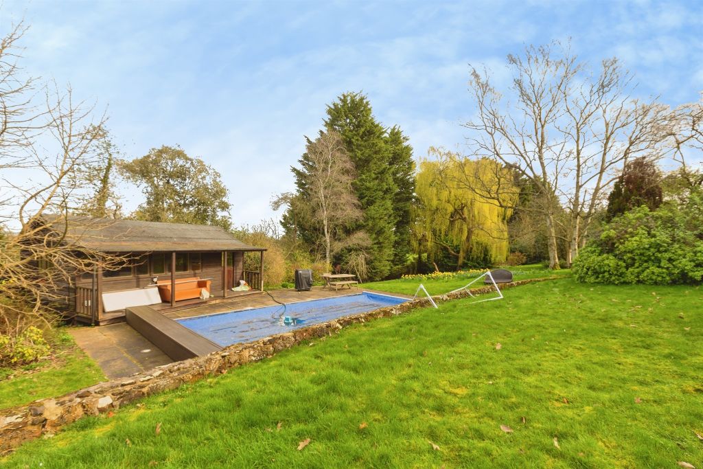 Property photo 2 of 29