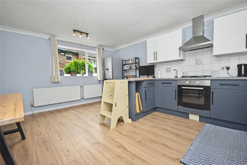 Property photo 3 of 12 Picture No. 24