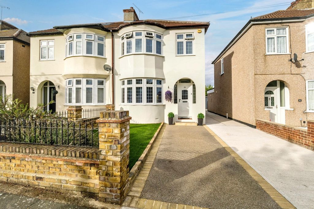 Property photo 1 of 23