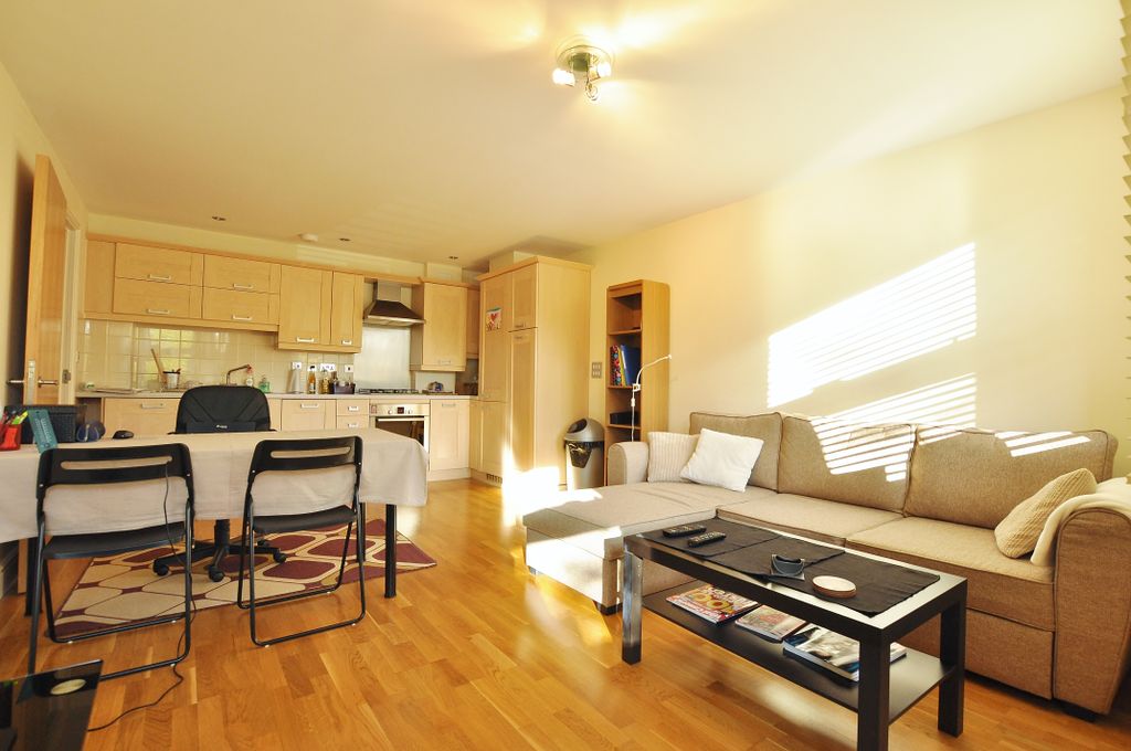 Property photo 3 of 6 Photo 03