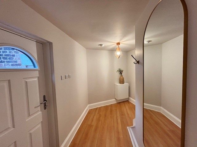 Property photo 2 of 10 Hallway 1