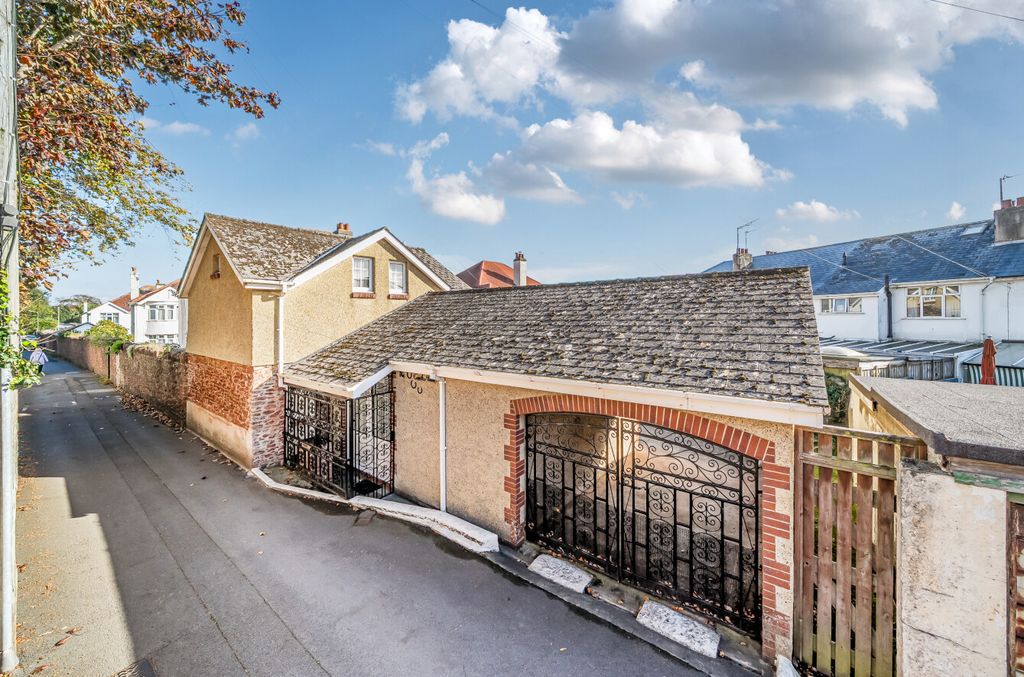 Property photo 1 of 20 1373915-1-6900ce5...