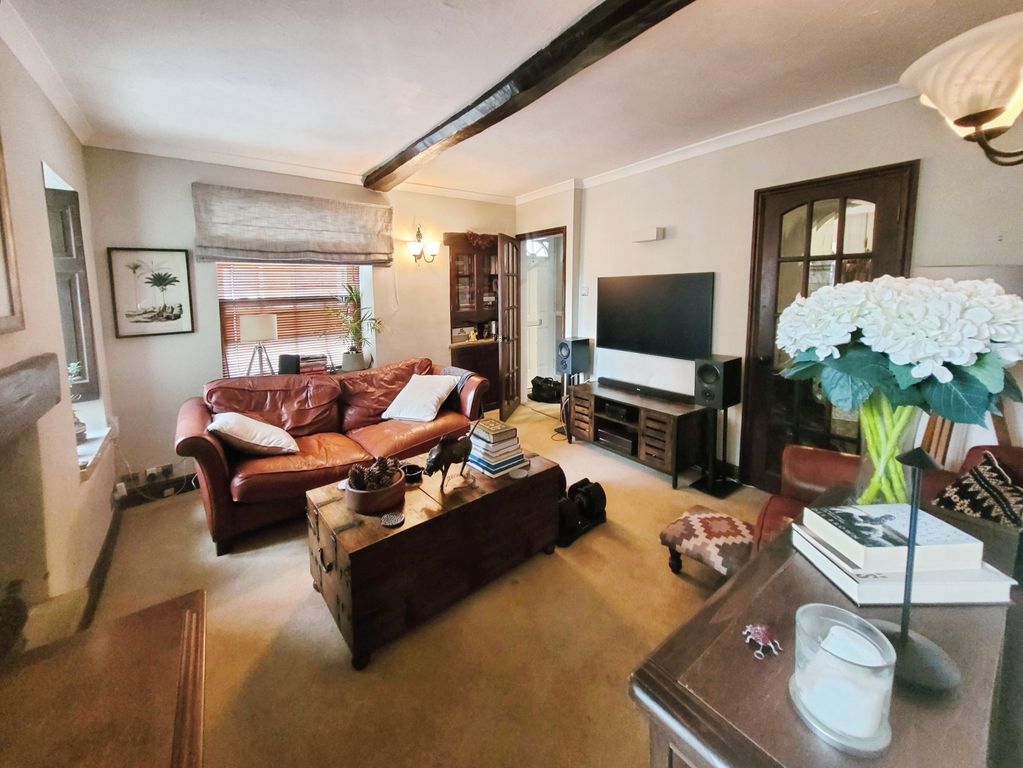 Property photo 3 of 18 Living Room
