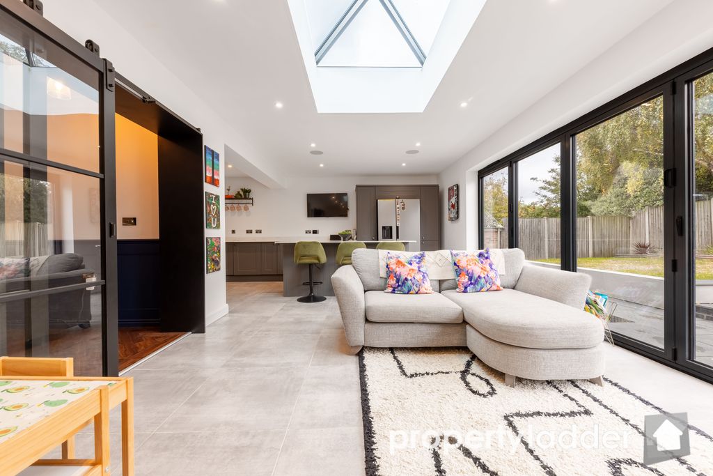 Property photo 2 of 30 Pl-20