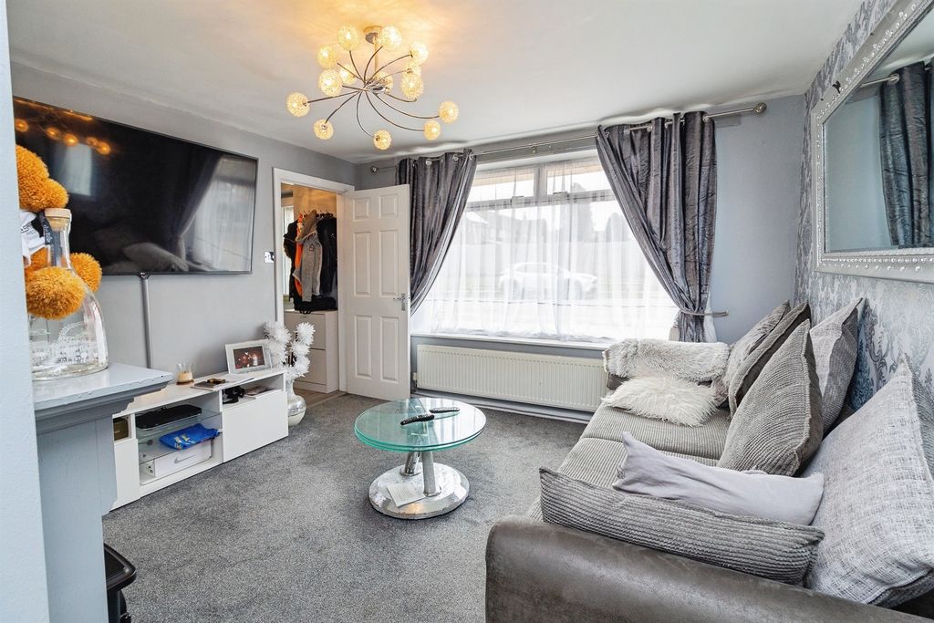 Property photo 2 of 23