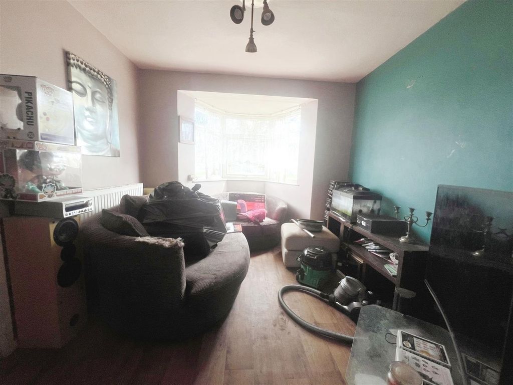 Property photo 3 of 10 Dining Room