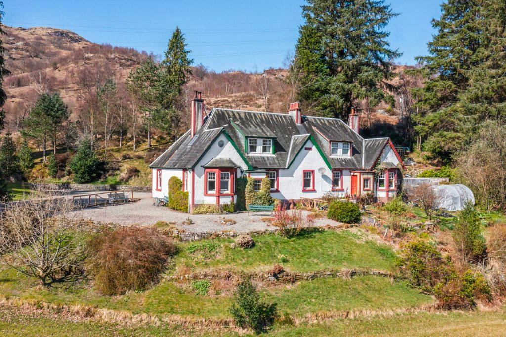 Property photo 2 of 44