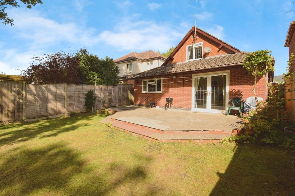 Property photo 2 of 31 Rear Garden