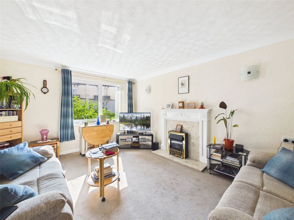 Property photo 2 of 19 Picture No. 12