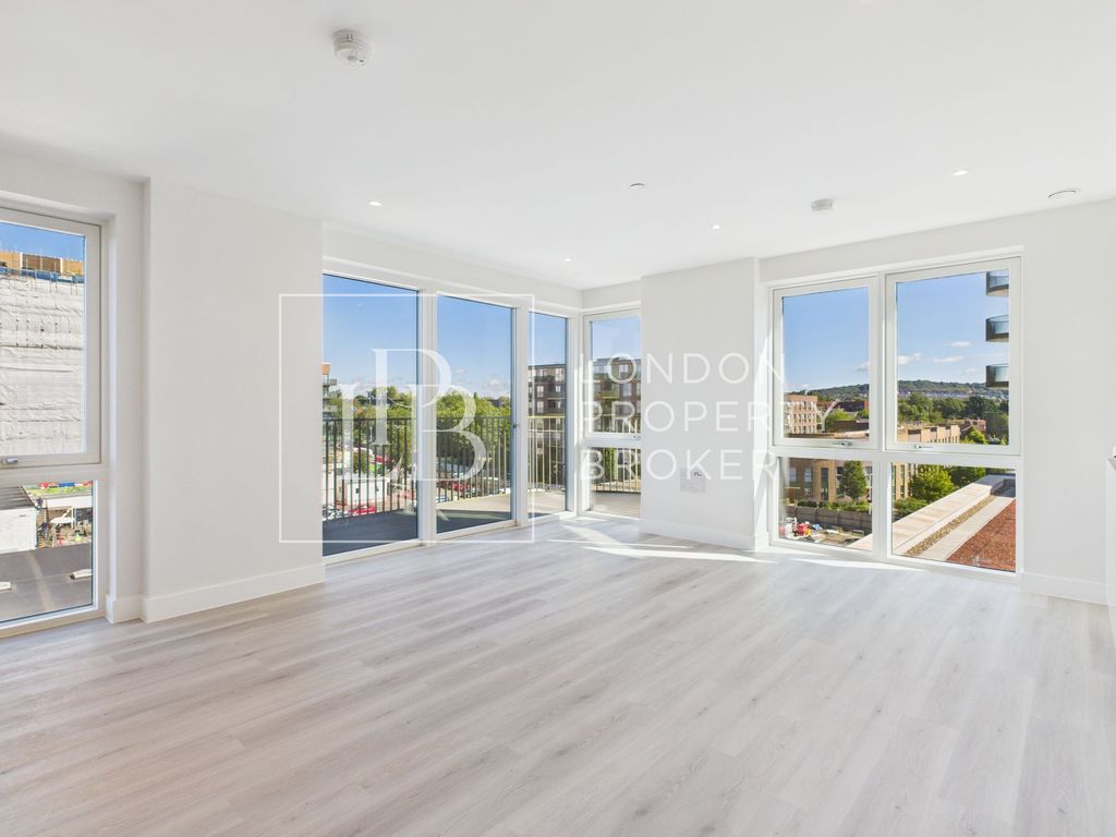 Property photo 2 of 24