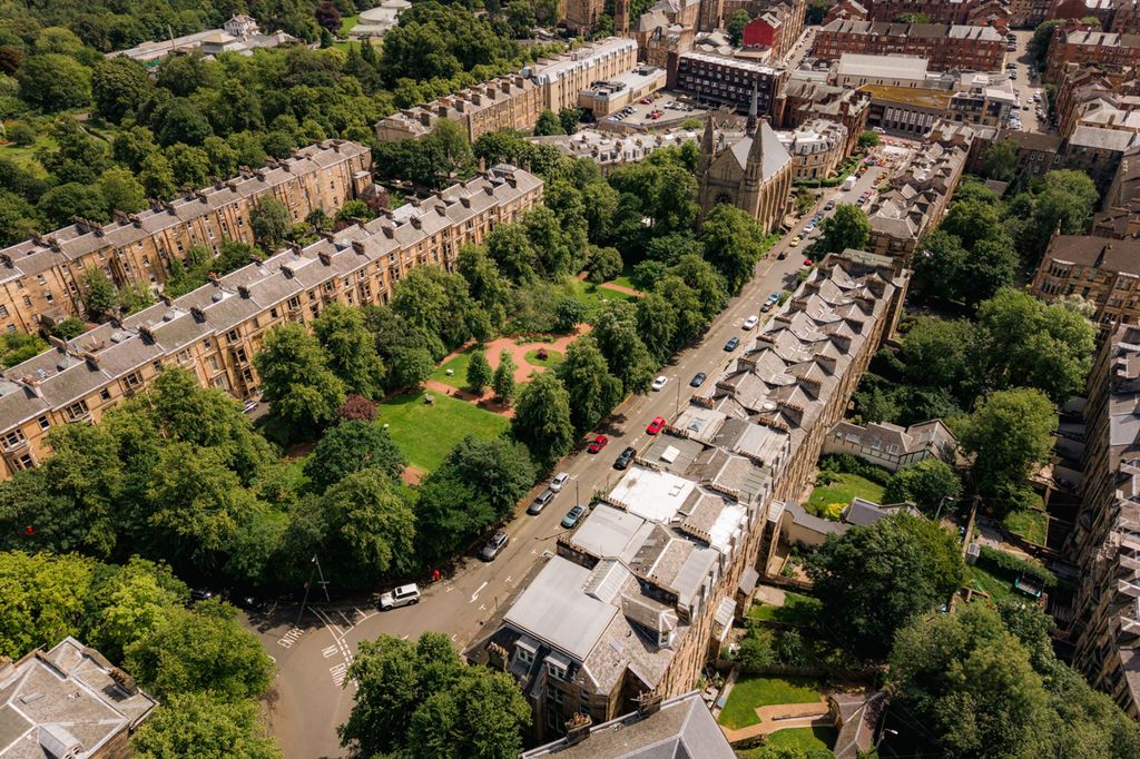 Additional image 31 of 2 bed flat for sale34 Huntly Gardens, Dowanhill G12