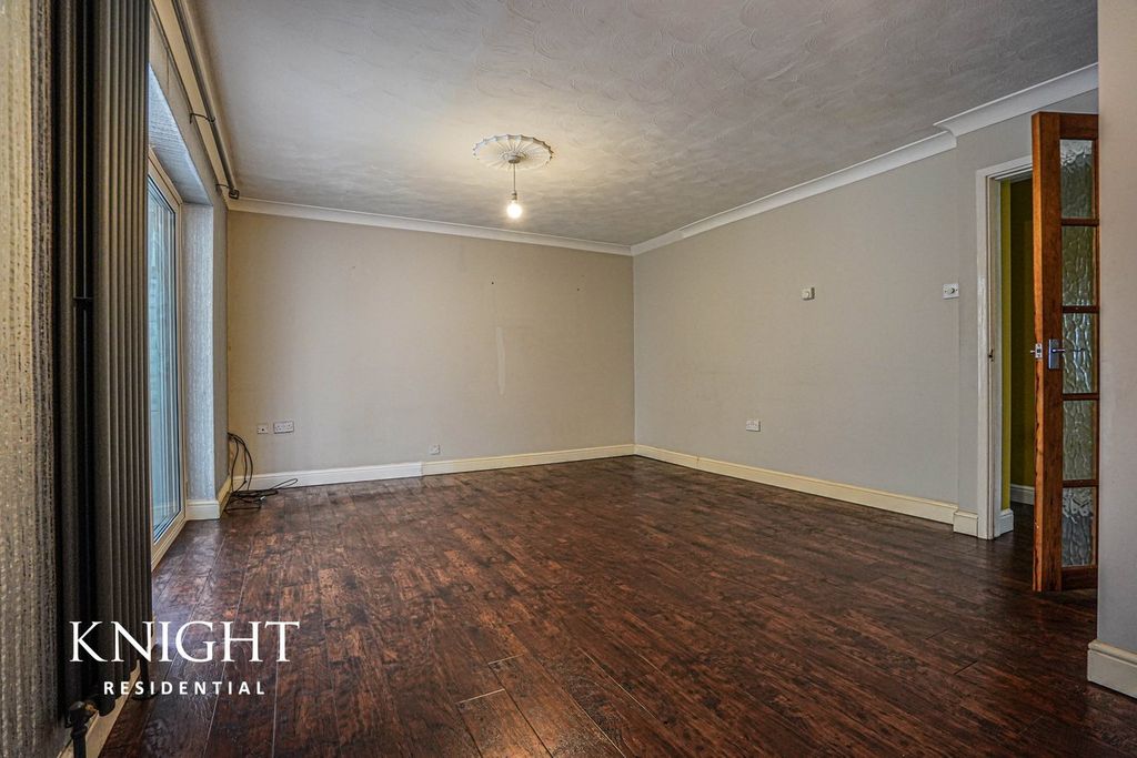 Property photo 3 of 24