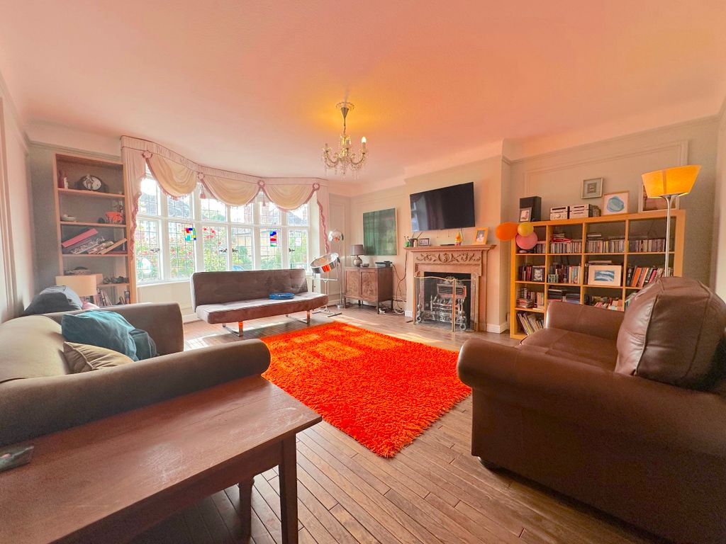 Property photo 2 of 23