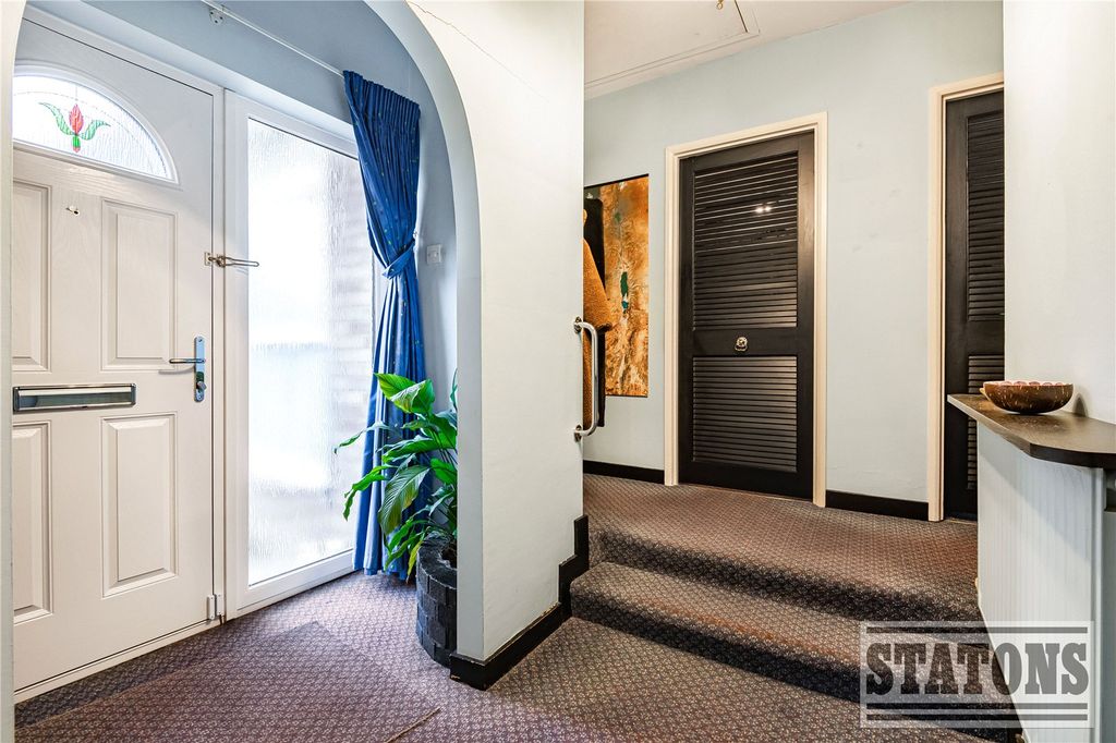 Property photo 2 of 16 Picture No. 14