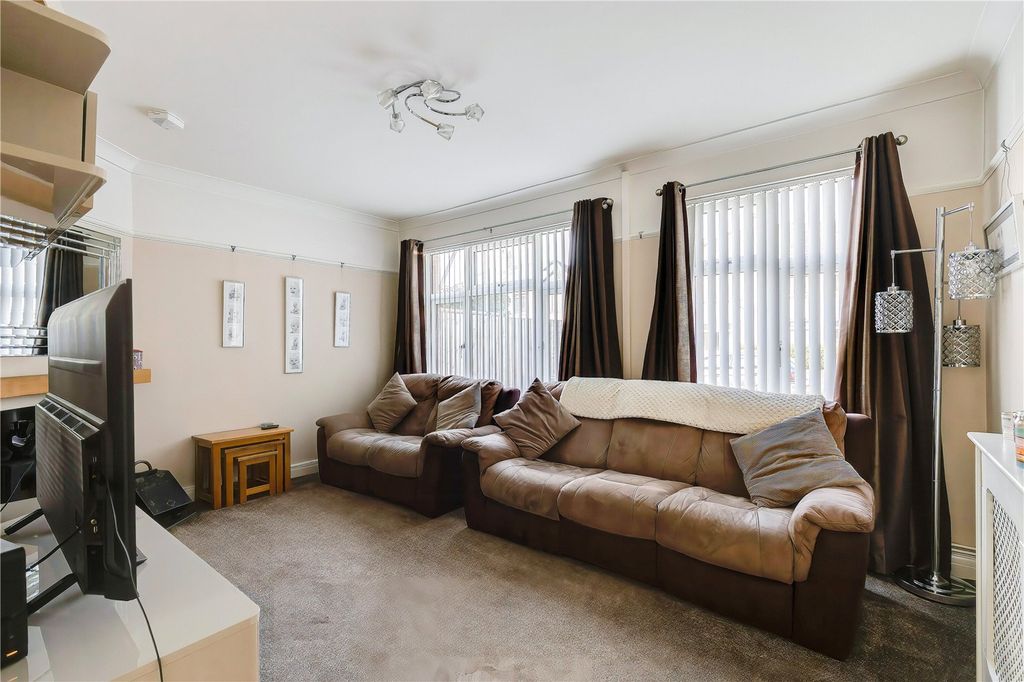 Property photo 2 of 29 Picture No. 21