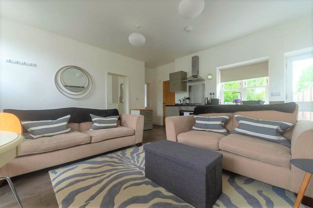 Property photo 3 of 11 Sitting Room
