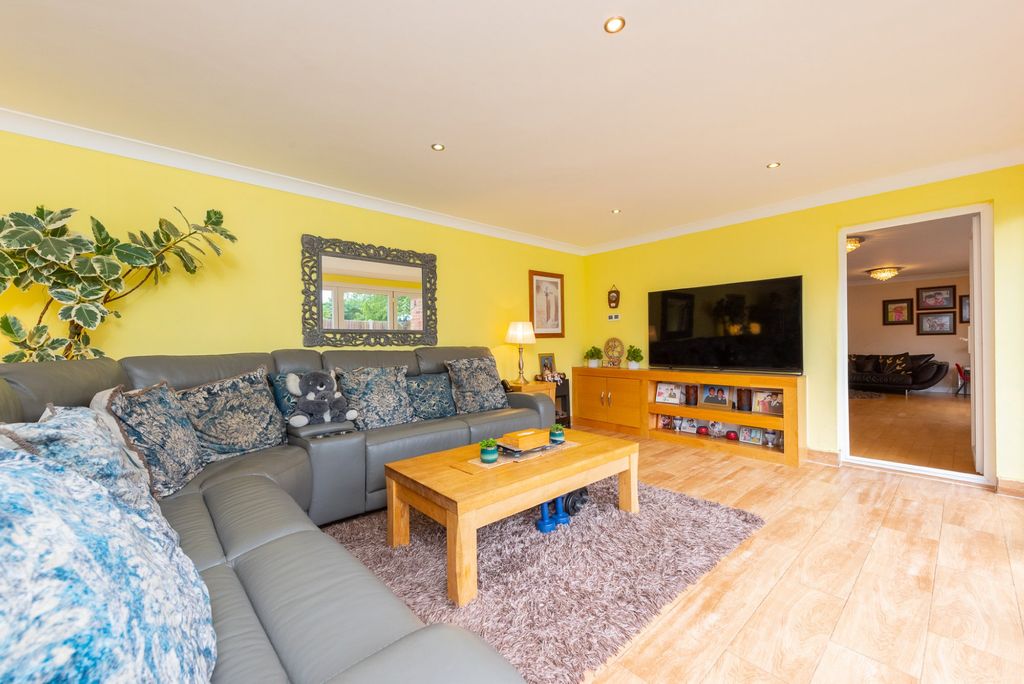 Property photo 3 of 14