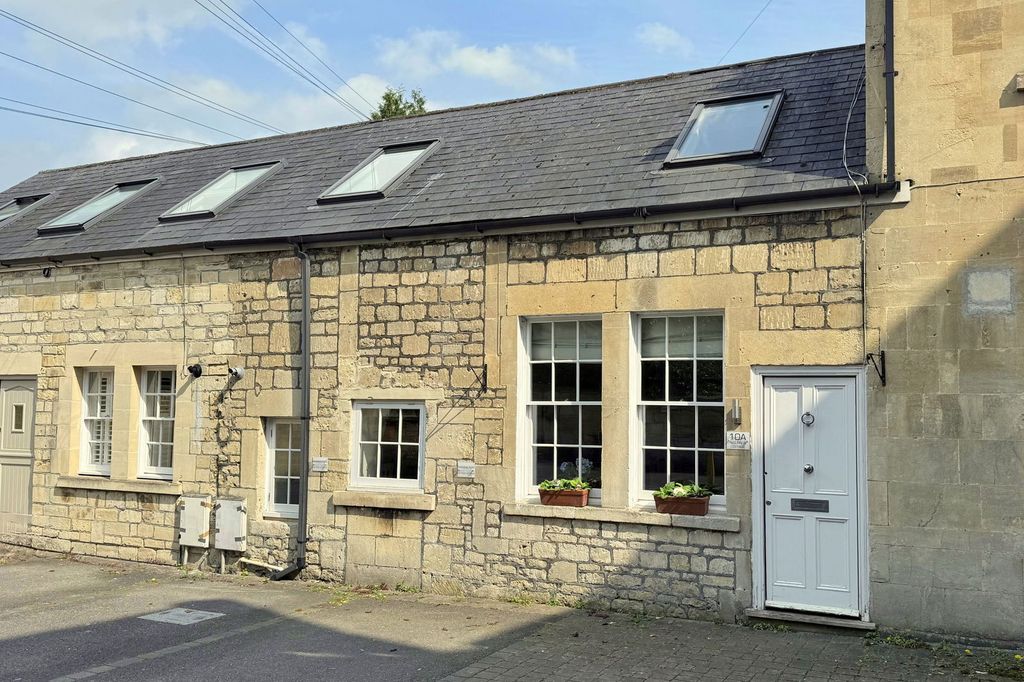 Property photo 1 of 11