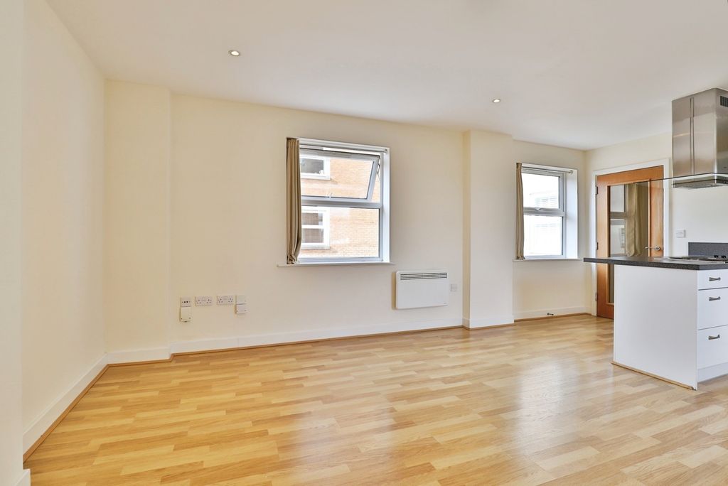 Property photo 2 of 17 Pbox-Img.Jpg