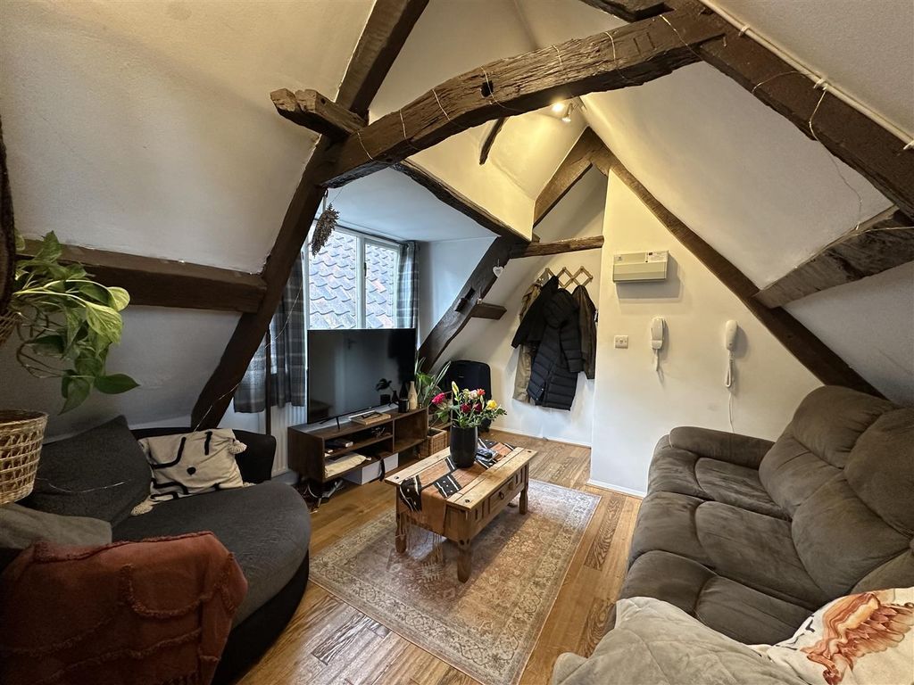 Property photo 1 of 7 Lounge One.Jpg