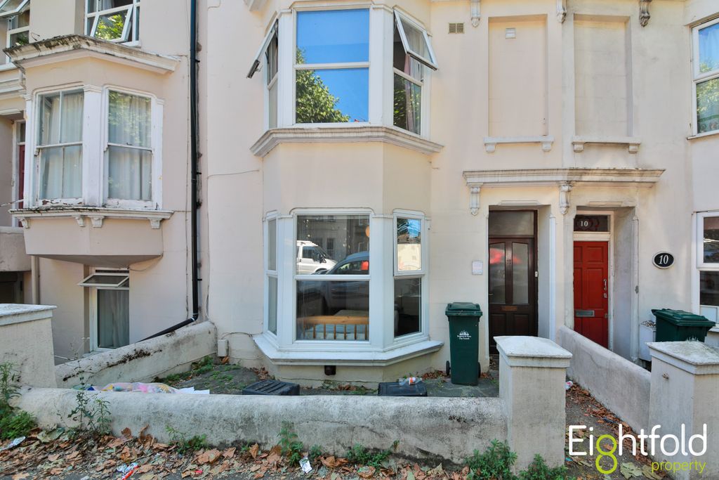 Property photo 1 of 12 Image