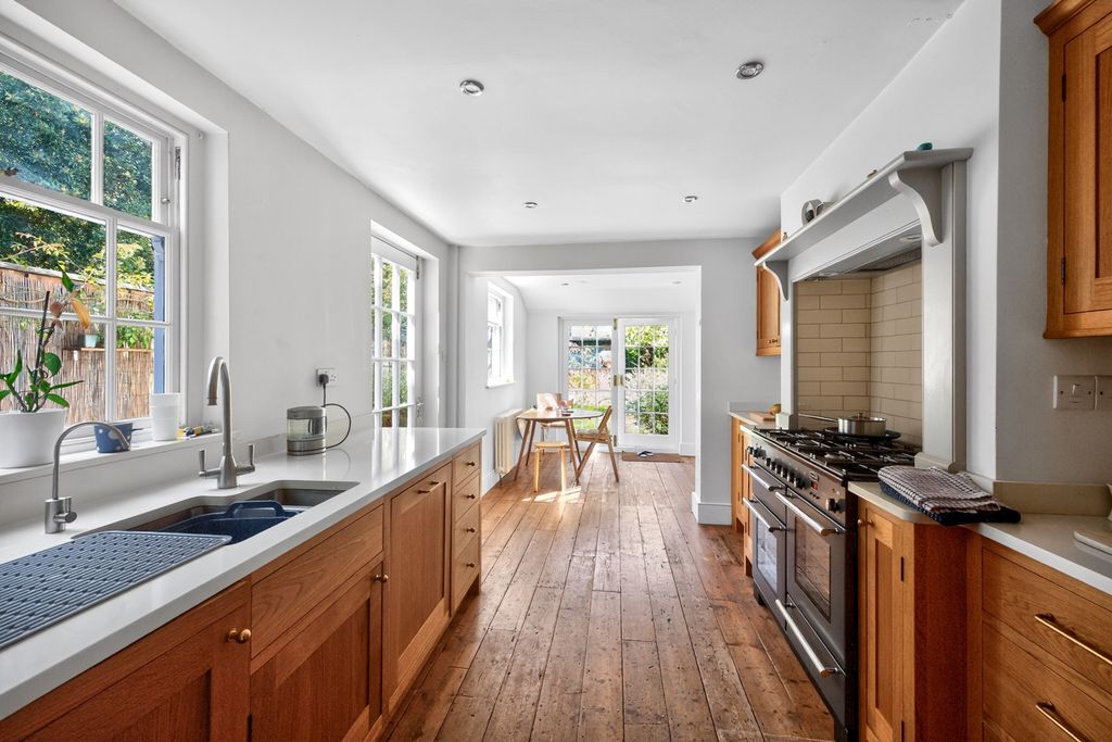 Property photo 3 of 20 Kitchen