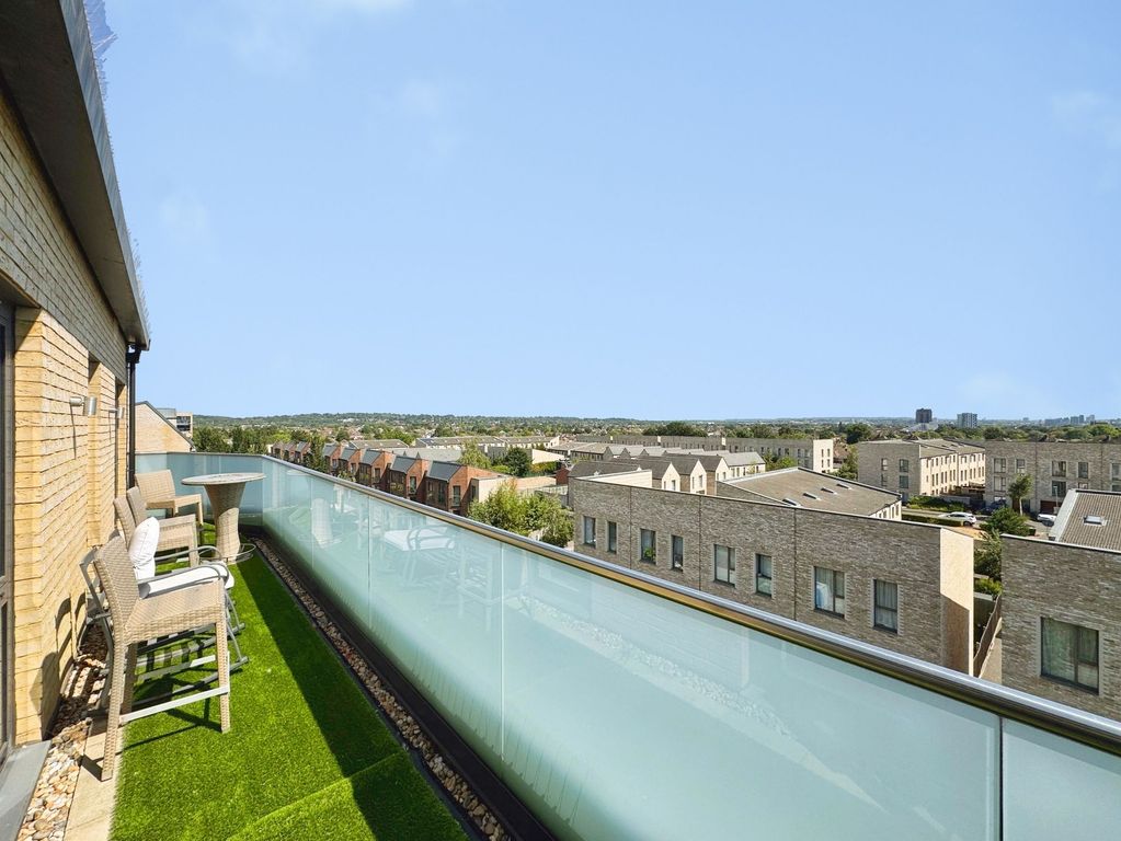 Property photo 3 of 17 Balcony