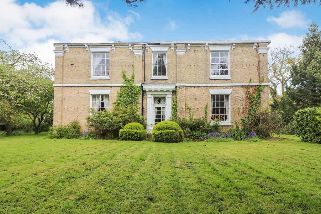 Property photo 1 of 44