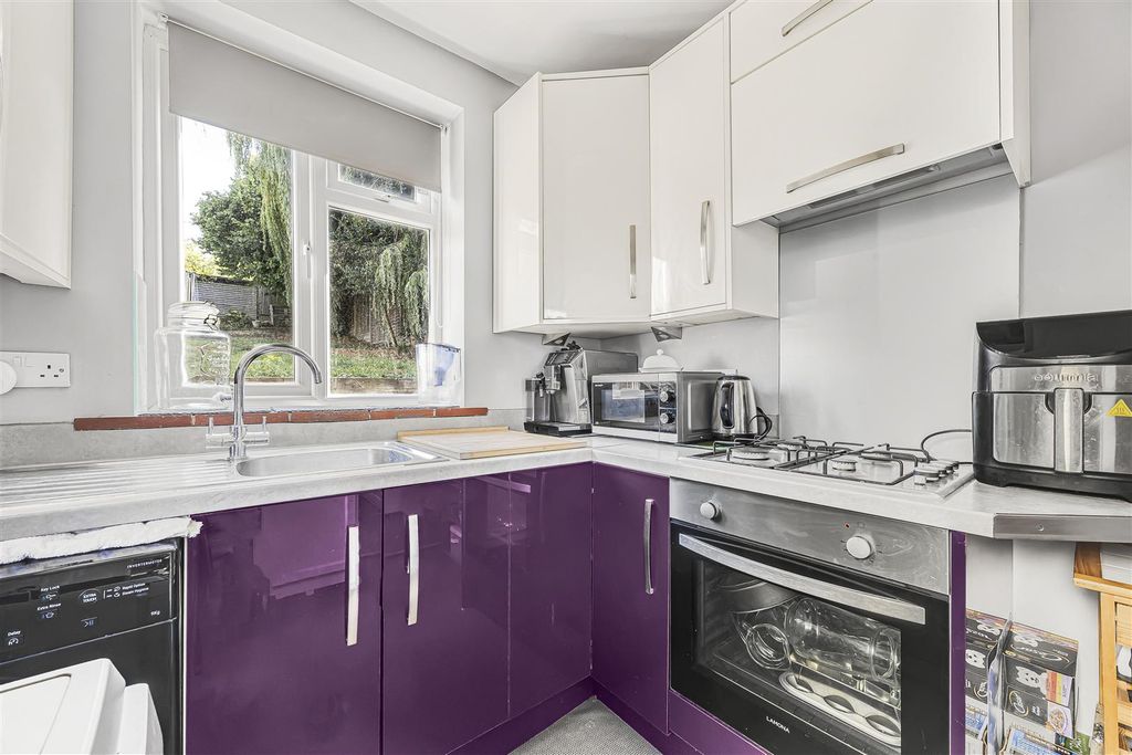 Property photo 3 of 16