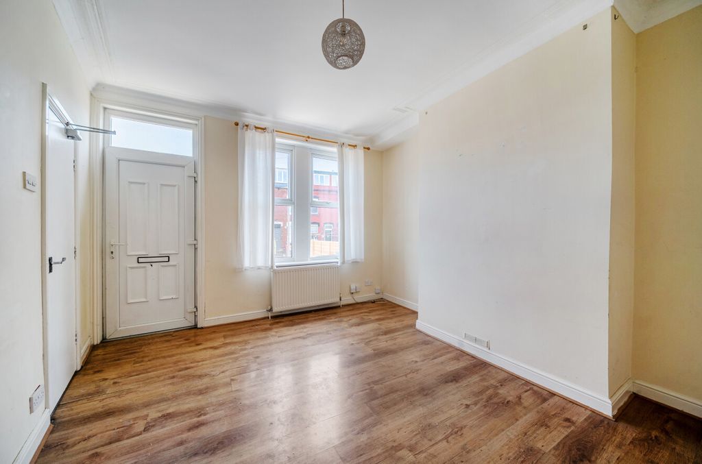 Property photo 2 of 19 1493402-14-6A54F8...