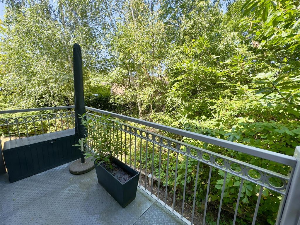 Property photo 2 of 18 Balcony