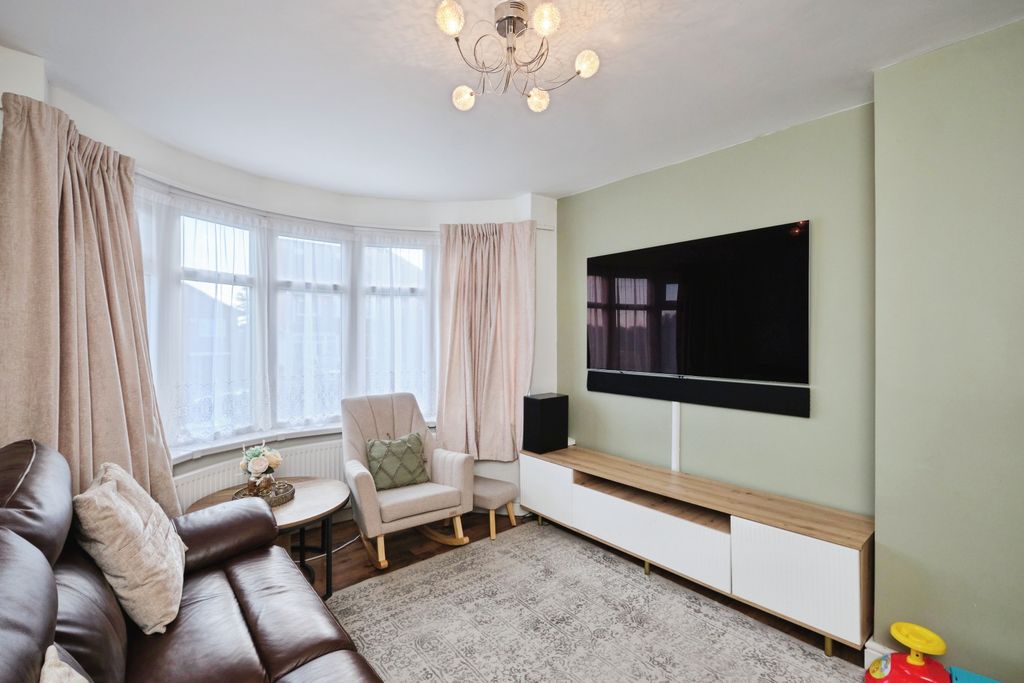 Property photo 2 of 29 2