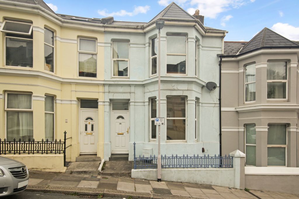 Property photo 3 of 11