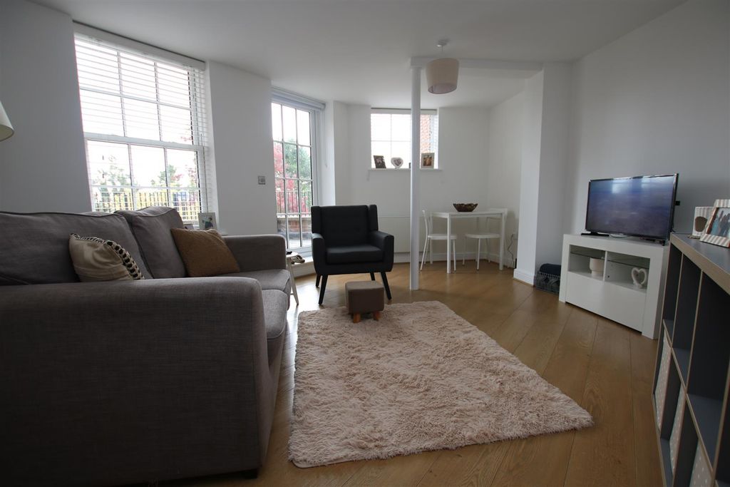 Property photo 3 of 16 Living 2.Jpg