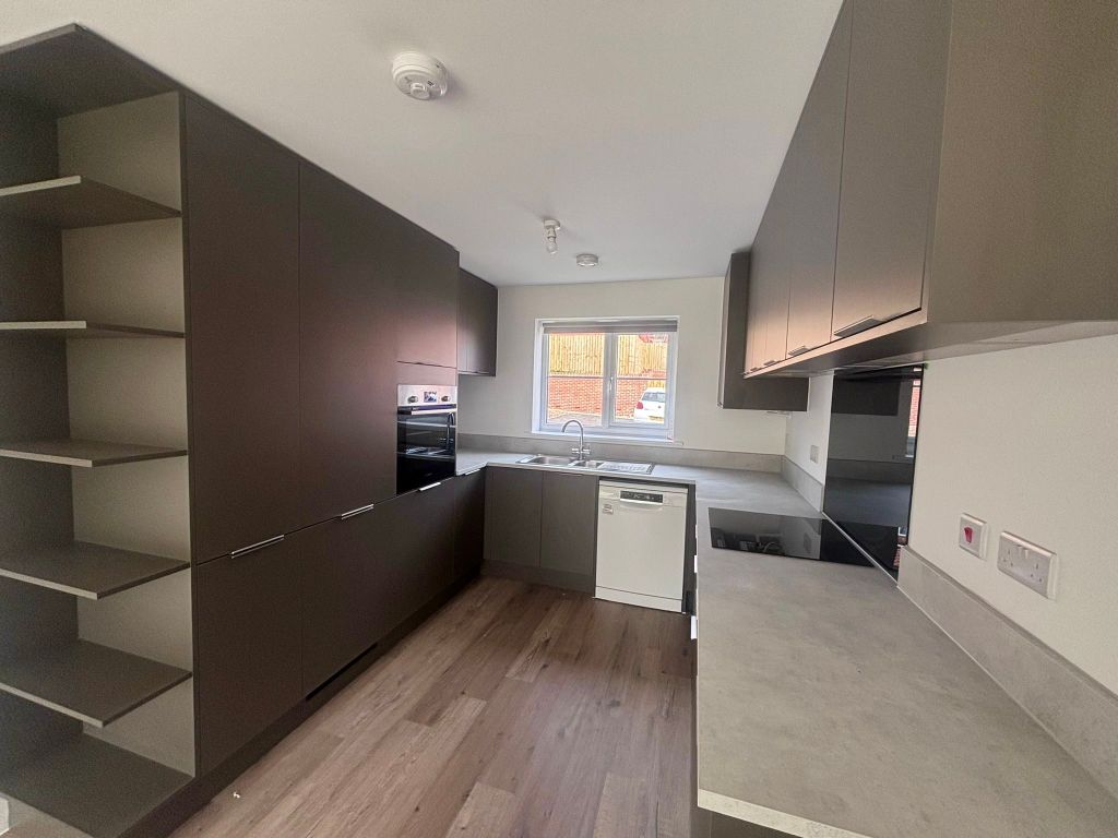 Property photo 3 of 10 255Bf921-B0A2-4ba6-B27E-F0d04c625c71