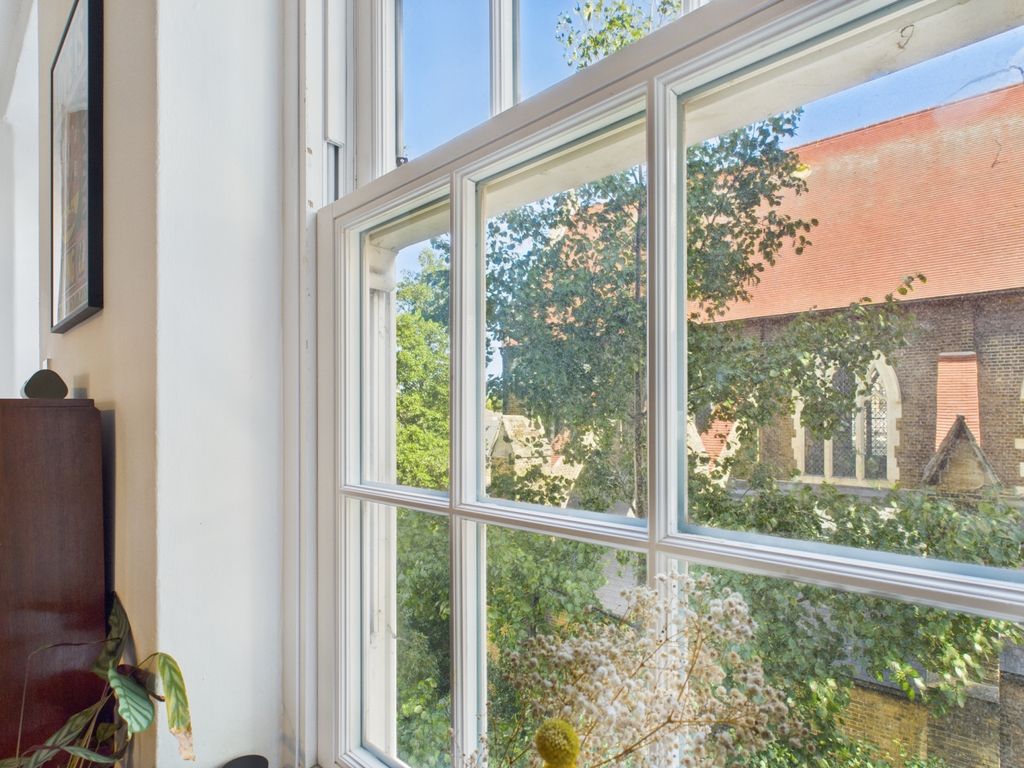 Property photo 3 of 8 Cam03750G0-Pr0073-Still003