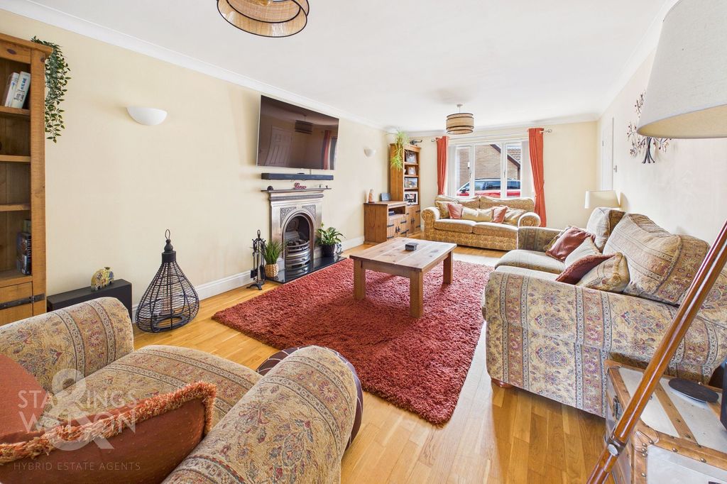 Property photo 2 of 26