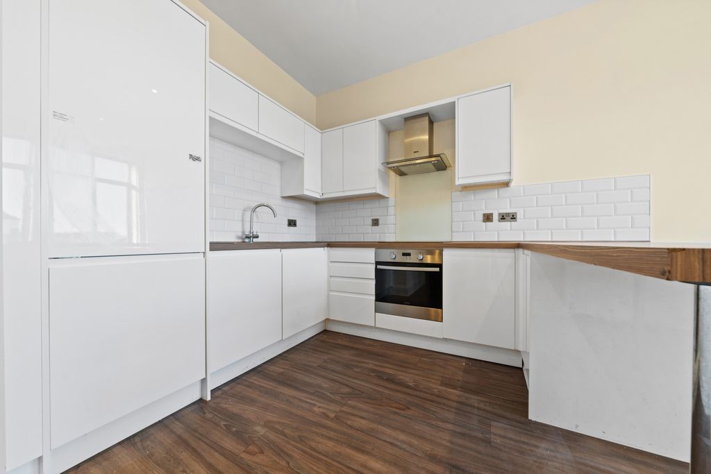 Property photo 1 of 10 Picture No. 04