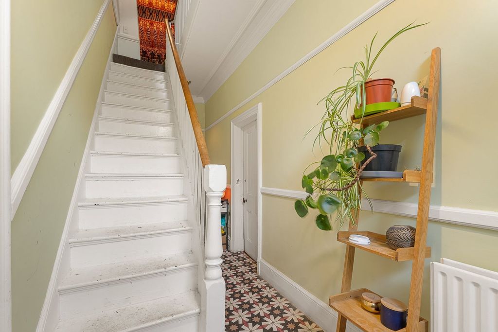 Property photo 3 of 35