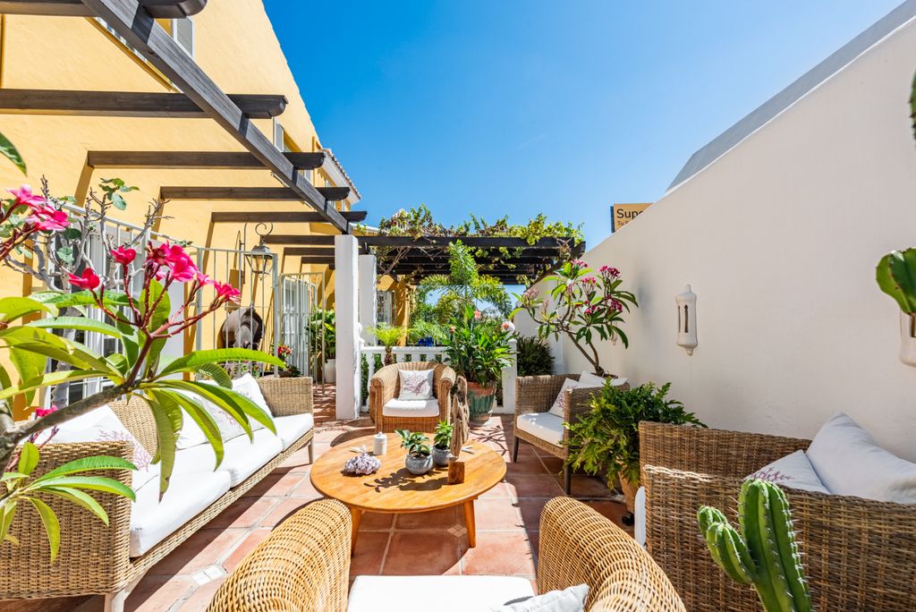 Property photo 2 of 33 Image