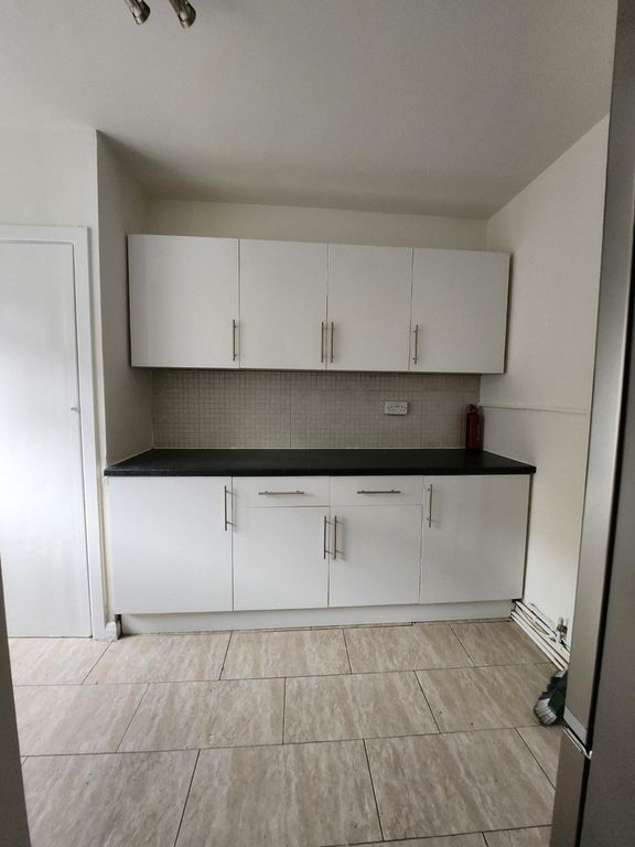 Property photo 3 of 6 Gallery