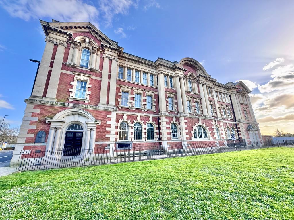 Property photo 1 of 12 Photo 12