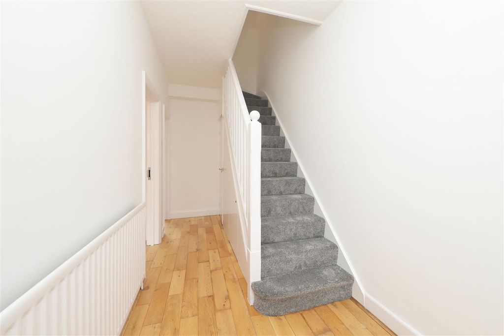 Property photo 3 of 16 Hall