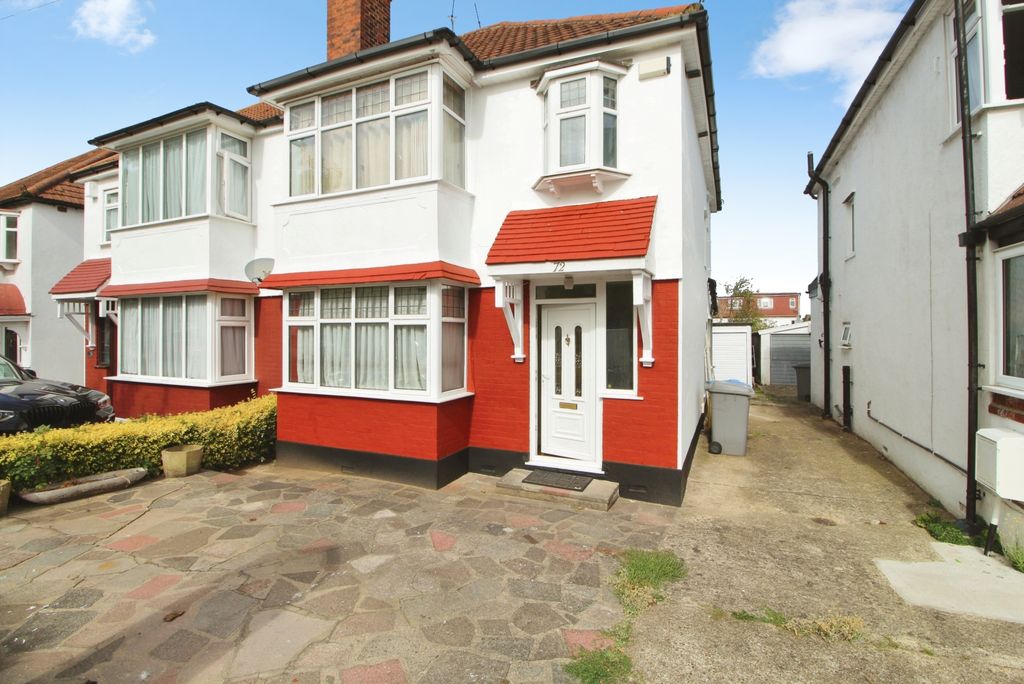 Property photo 1 of 23 Four Bedroom Semi Detached House To Rent
