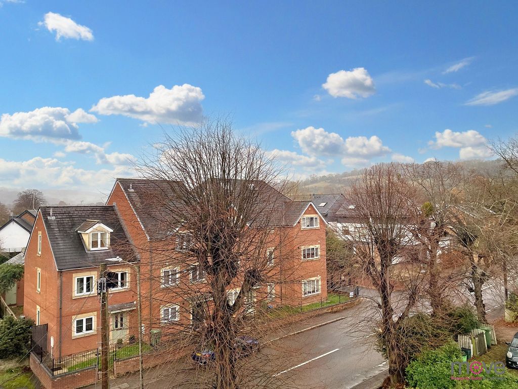 Property photo 3 of 9 Photo 4